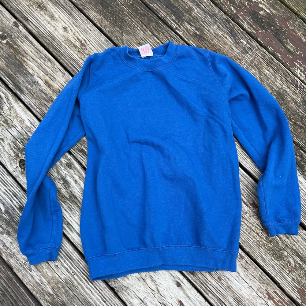 blue crewneck sweatshirt
brand dodger
size small